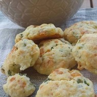 Сырное печенье с зеленым луком