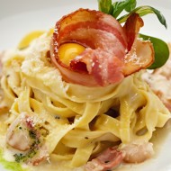 Тальятелле с каштанами, панчеттой и шалфеем