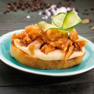 Тапас с копченой форелью и пастернаком от Open WINEandTable