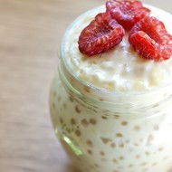 Тапиока с медом и свежей малиной