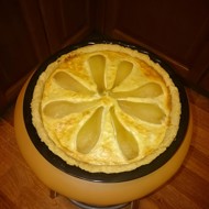 Тарт с грушей, творогом и ванилью