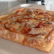 Тарт с грушей и сыром