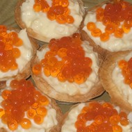 Тарталетки с мясом криля и свеклой