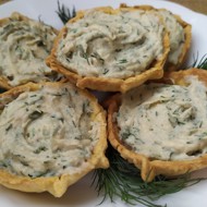 Тарталетки с селедочным маслом