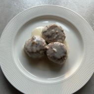 Тефтели в сметанном соусе