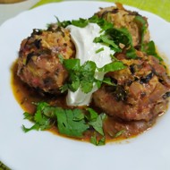 Тефтели в томатном соусе с пряными травами