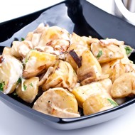 Теплый картофельный салат на гриле