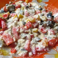 Теплый салат с баклажанами, болгарским перцем и фетой