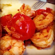 Тигровые креветки с помидорами черри и обжаренным луком (палео)