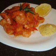 Тигровые креветки с томатами, чесноком и травами по рецепту ресторана «Колбасофф»
