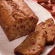 Тыквенный хлеб с сушеной клюквой, орехами пекан и белым шоколадом