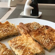 Тиропита (Греческий пирог с брынзой и зеленью)