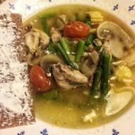 Том ям с шампиньонами