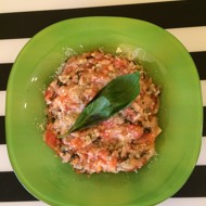 Томатное ризотто с базиликом