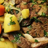 Томленая говядина с овощами