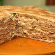 Торт из яичных блинов с куриной начинкой