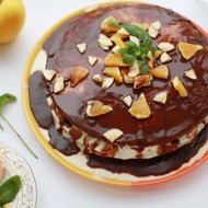 Торт с бананами, орехами и шоколадом