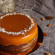 Торт с соленой карамелью