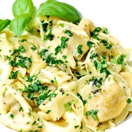 Тортеллини с творогом и вялеными помидорами