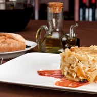 Тортилья по-испански с молодым картофелем, копченой ветчиной и перцами