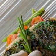 Треска с маслинами и пряными травами по-провански