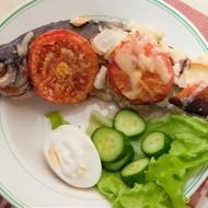 Треска, запеченная с сыром и помидорамии