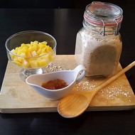 Тропическая овсянка в банке