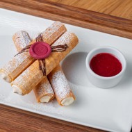 Трубочки с кремом из сгущенки