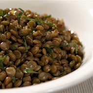 Тушеная чечевица