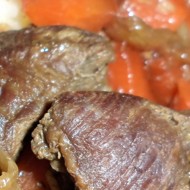 Тушеная говядина с овощами в соевом соусе