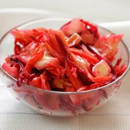 Тушеная красная капуста с яблоками и хересным уксусом