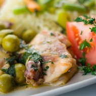 Тушеная курица с фенхелем и оливками