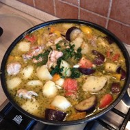 Тушеная курица с картофелем и баклажанами