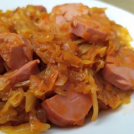 Тушеная капуста с сардельками