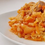 Тушеное мясо с картофелем и капустой