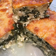 Творожная запеканка с сыром и шпинатом