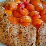 Творожная галета с абрикосами и сыром