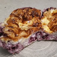 Творожная улитка из лаваша с черной смородиной