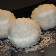 Творожные конфеты с миндалем и кокосом