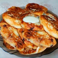 Творожные сырники с картофелем и изюмом