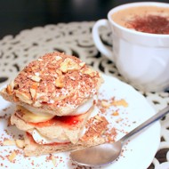 Творожный десерт с хлебцами