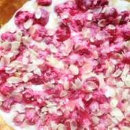 Творожный торт с вишней