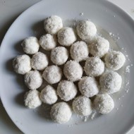 Творожный десерт с кокосовой стружкой