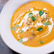 Тыквенный суп с базиликом