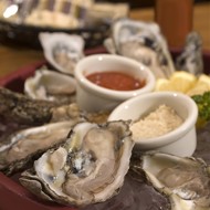 Устрицы в ракушках с соусом из перно