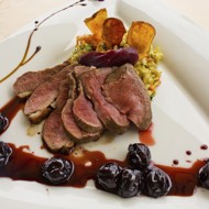 Утиная грудка с вишневым соусом