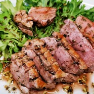 Утиная грудка с медовым соусом