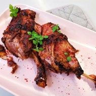 Утиные ножки с тыквой и жимолостью