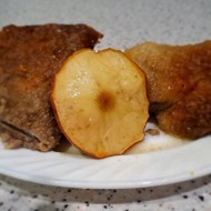 Утка с яблоками запеченная в рукаве