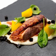 Утка сувид с маринованными яблоками и парметье из кольраби от Simple Pleasures